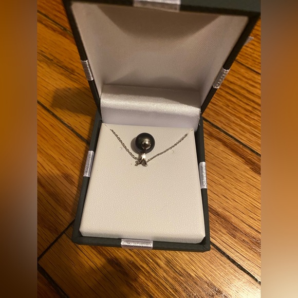 Black Cultured Freshwater Pearl Necklace - Picture 4 of 6